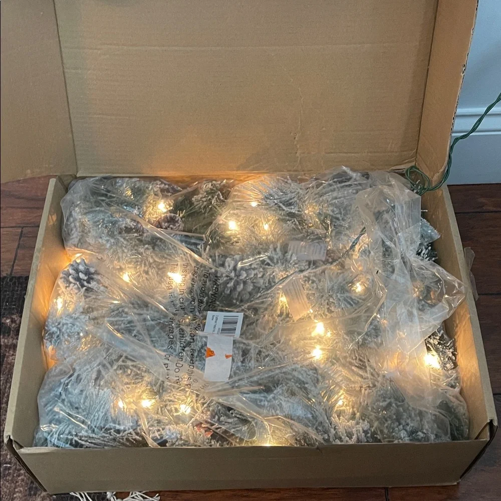 CraftMore Frosted Holiday Pine Garland with Lights 6 Feet New in box Christmas